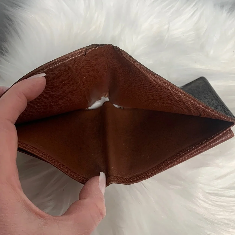 2003 authentic Louis Vuitton men’s wallet monogram